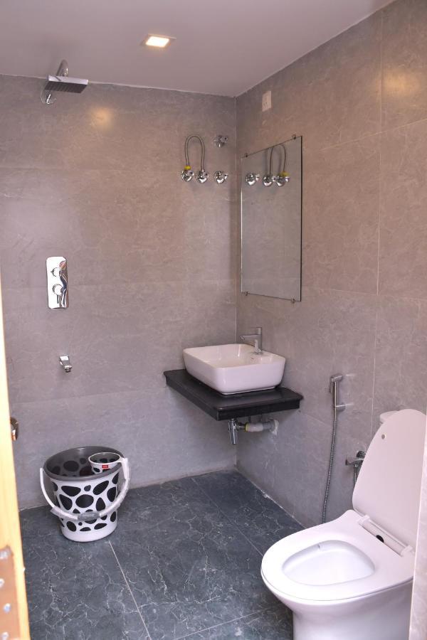סריקאלהסטי Hotel Bluestone מראה חיצוני תמונה
